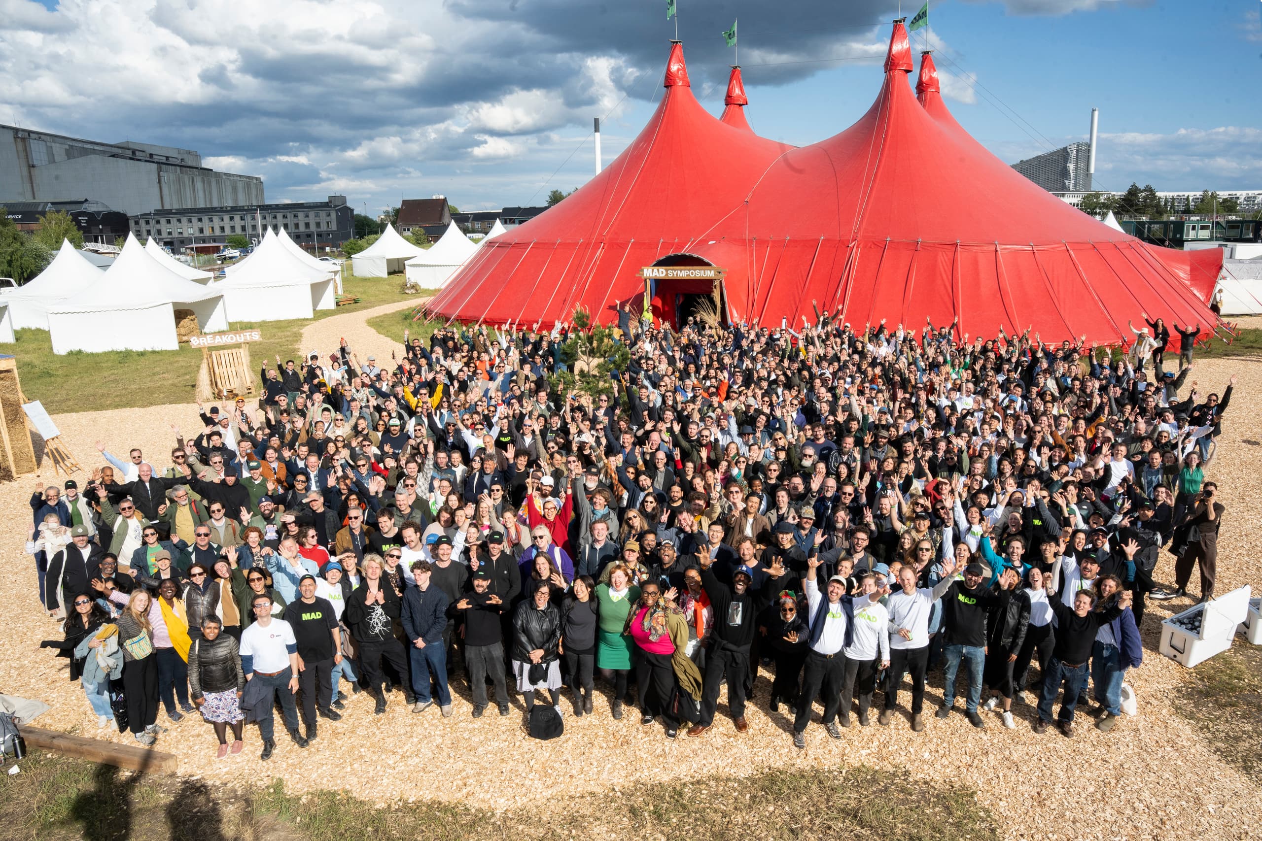 MAD Symposium 2025 — 700 person group photo